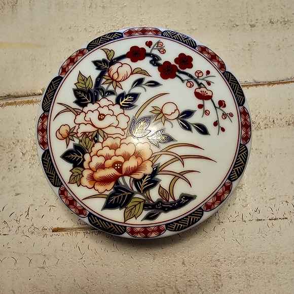 Imari ware Other - Vintage Imari Ware Japan Jewelry Trinket Porcelain  Round Box